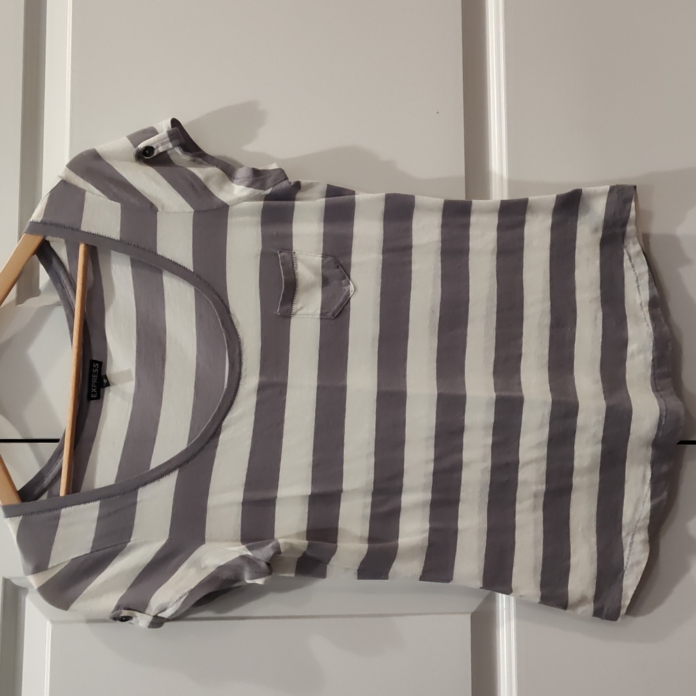 Striped t-shirt (grey & white)